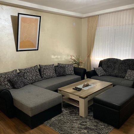 Anja Apartman Bosanski Samac المظهر الخارجي الصورة