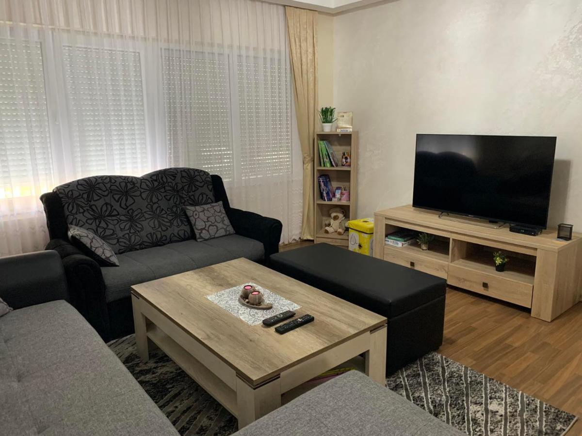 Anja Apartman Bosanski Samac المظهر الخارجي الصورة